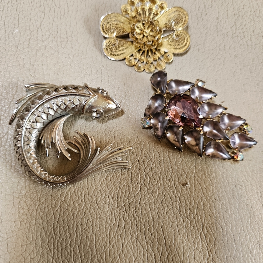 Vintage Brooch Bundle,